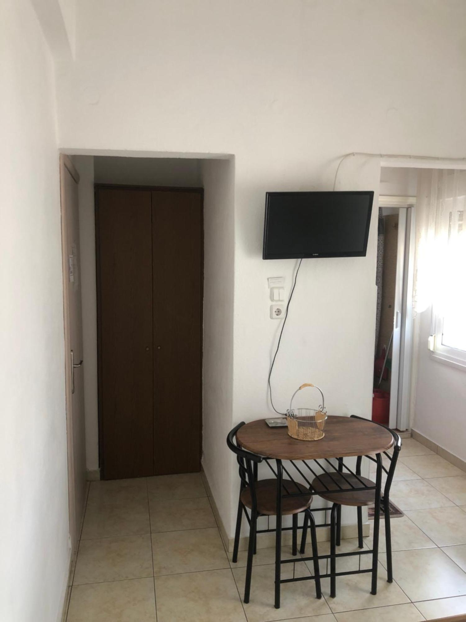 Nikos Rooms Nea Peramos  Exterior photo